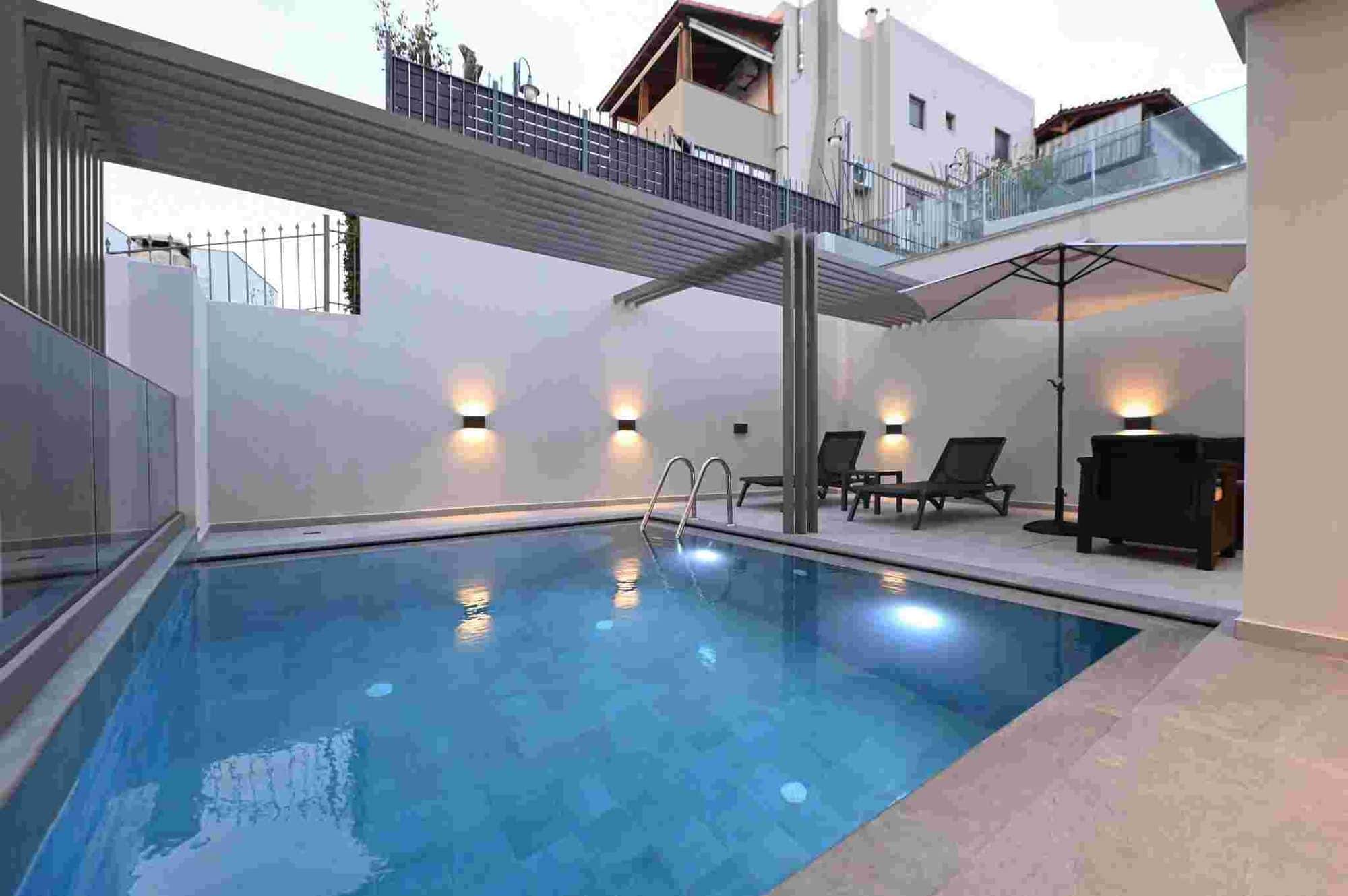 MGK Luxury Suites with a private pool, ligaria
