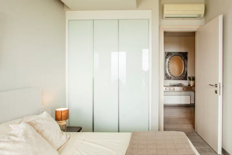 3a60a353-a47a-4e96-8015-5ca204a9c7a1